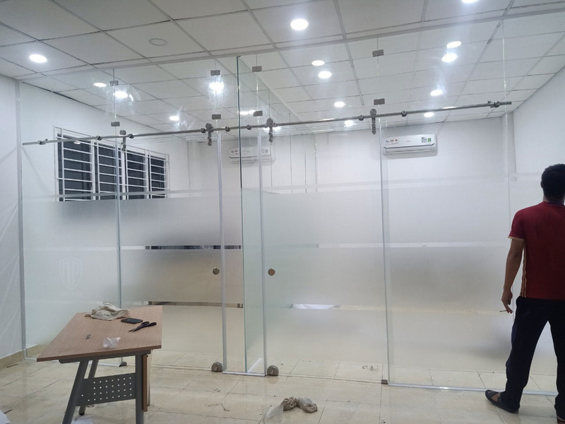 Cửa Kính Cường Lực Bản Lề Sàn